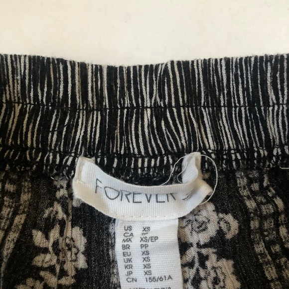 flowy shorts - Picture 3 of 3